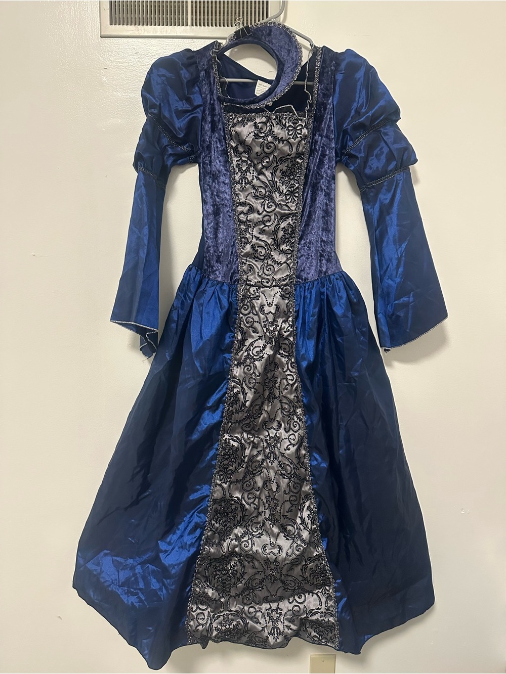 Woman Royal Blue Velvet & Satin Medieval Princess Costume